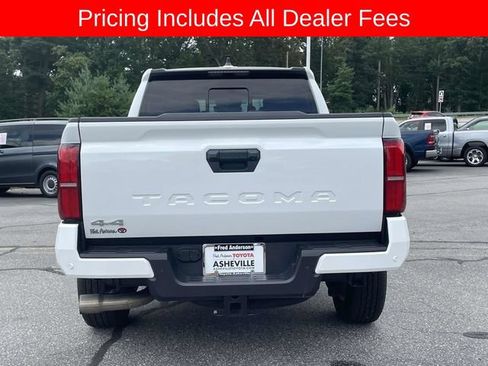 Used 2024 Toyota Tacoma SR5 AWD/4WD image 4