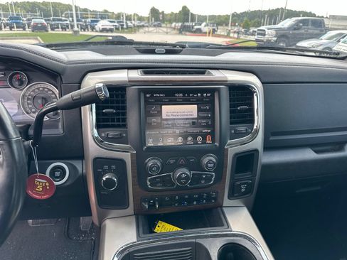 Used 2017 RAM 2500 Laramie w/ Sport Appearance Group AWD/4WD image 10