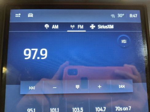 Used 2022 Ford Edge SEL image 25