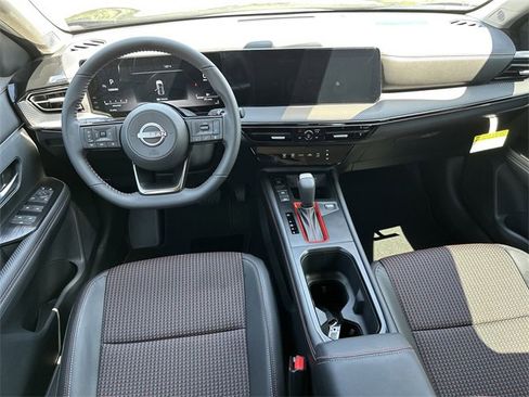 New 2025 Nissan Kicks SR image 17