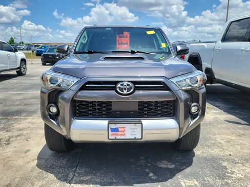 Used 2021 Toyota 4Runner TRD Off-Road Premium w/ Moonroof Package AWD/4WD image 2