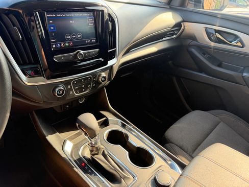 Used 2021 Chevrolet Traverse LS FWD image 20