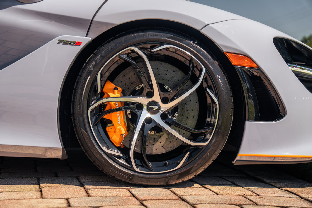 Used 2024 McLaren 750S RWD image 15