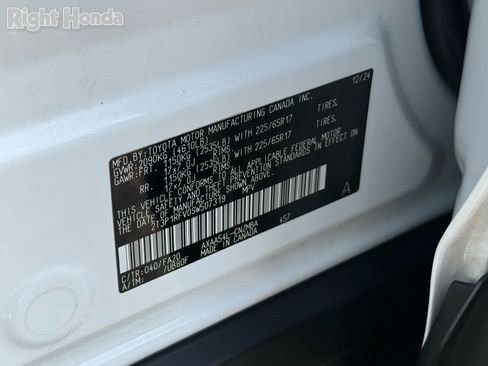 Used 2025 Toyota RAV4 XLE AWD/4WD image 34