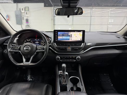 Used 2024 Nissan Altima 2.5 SR w/ SR Premium Package image 12