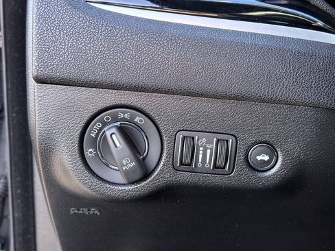 Used 2022 Chrysler 300 S image 20