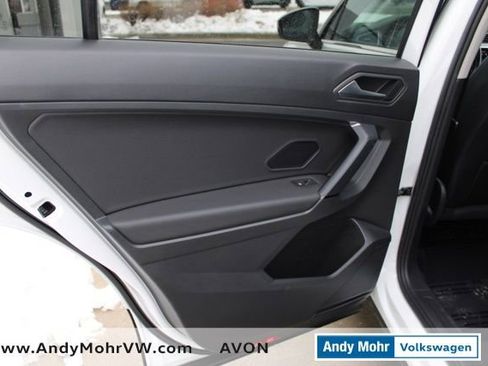 Used 2019 Volkswagen Tiguan SE image 28