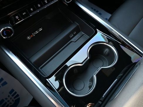 Used 2025 Chevrolet Tahoe Premier image 32