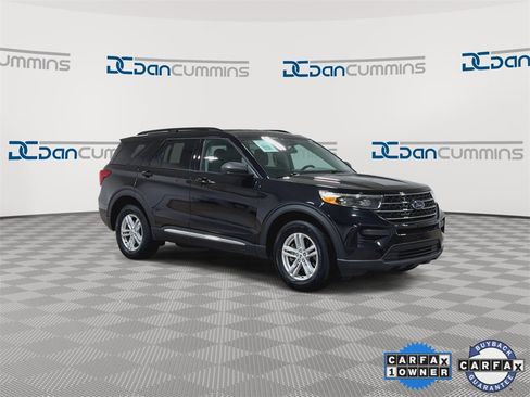 Used 2023 Ford Explorer XLT image 3