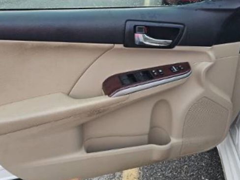 Used 2012 Toyota Camry XLE image 11