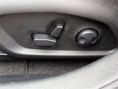 Certified 2023 Jeep Compass Limited image 13