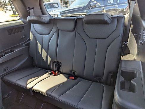 Used 2022 Hyundai Palisade SEL w/ 8P Bench Seat Package image 16