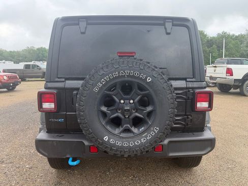 Used 2023 Jeep Wrangler Unlimited w/ Cold Weather Group AWD/4WD image 4