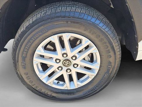 Used 2022 Toyota Tundra SR5 w/ SR5 Convenience Package RWD image 25