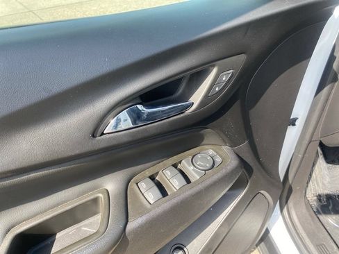 Used 2023 Chevrolet Equinox LT FWD image 22