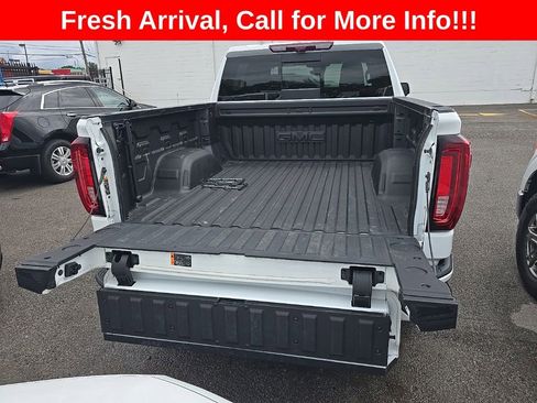 Used 2025 GMC Sierra 1500 AT4 w/ Technology Package AWD/4WD image 28