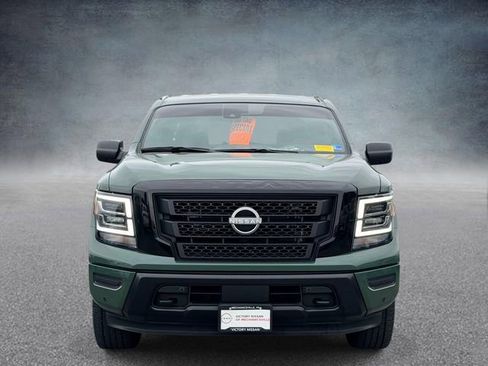 Used 2024 Nissan Titan SV w/ SV Bronze Edition Package AWD/4WD image 6