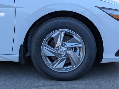 New 2026 Hyundai Elantra SE image 7