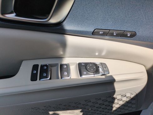 New 2026 Kia Carnival EX FWD image 15