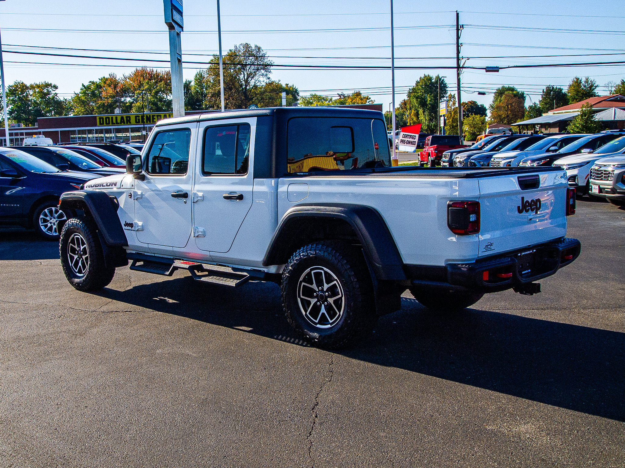 Used 2025 Jeep Gladiator Rubicon w/ Convenience Group AWD/4WD image 5