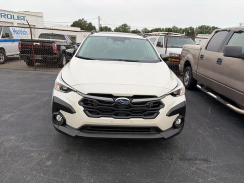 Used 2024 Subaru Crosstrek 2.0i Premium AWD/4WD image 2