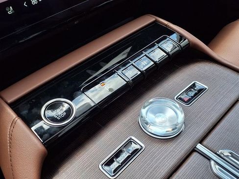New 2026 Lincoln Navigator L Reserve AWD/4WD image 15