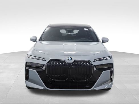 New 2026 BMW 740i xDrive w/ Premium Package image 8