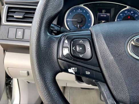 Used 2017 Toyota Camry LE FWD image 23