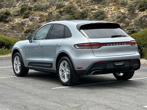 Used 2025 Porsche Macan image 3