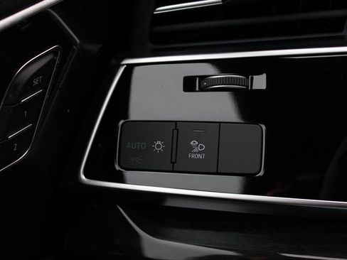 New 2025 Audi Q8 Premium image 20