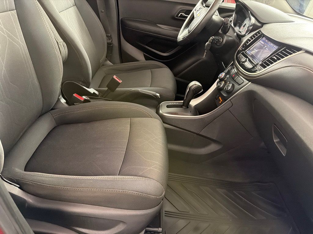 Used 2018 Chevrolet Trax LT FWD image 23