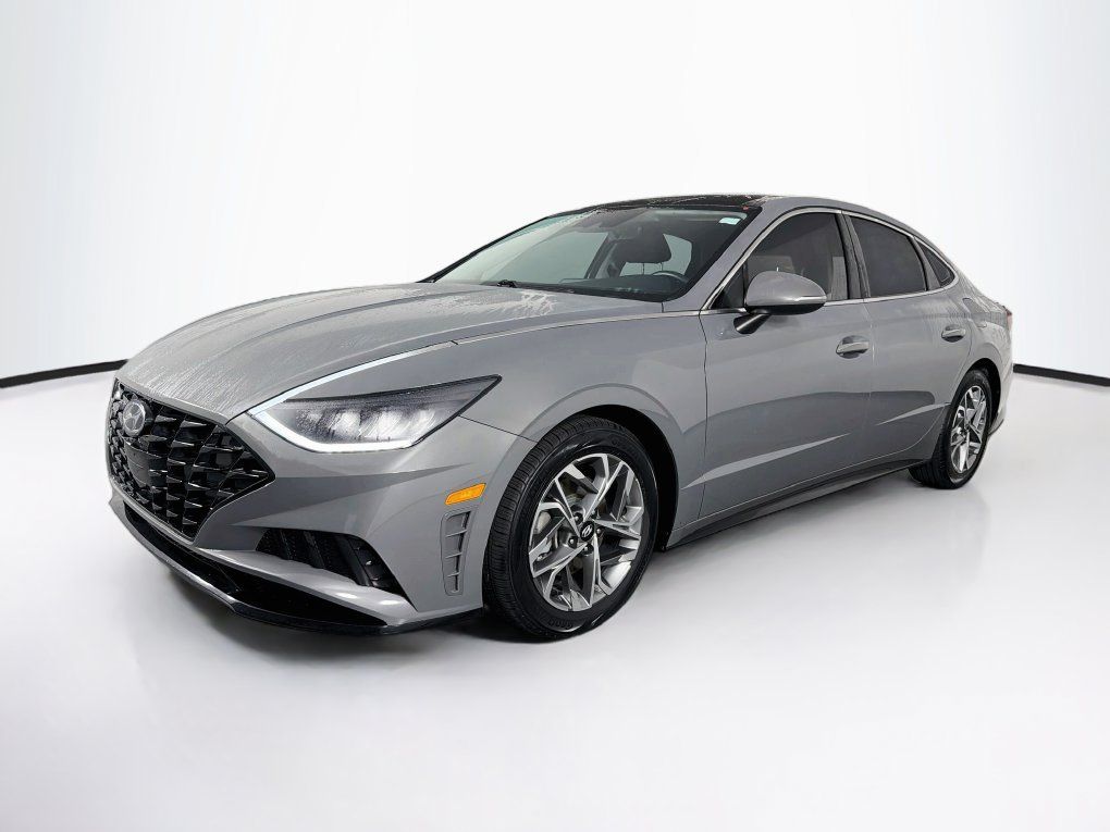 Used 2022 Hyundai Sonata SEL w/ Convenience Package FWD image 3