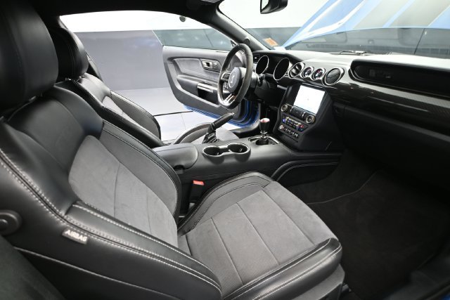 Used 2020 Ford Mustang Shelby GT350 w/ Technology Package RWD image 35