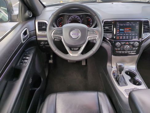 Used 2021 Jeep Grand Cherokee Limited image 16