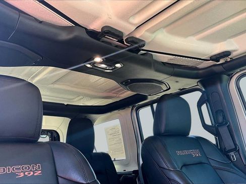 Used 2022 Jeep Wrangler Unlimited Rubicon AWD/4WD image 16