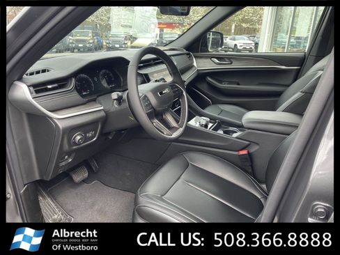 New 2026 Jeep Grand Cherokee Limited AWD/4WD image 9