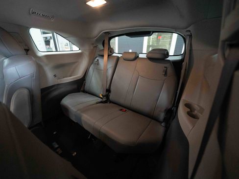 Used 2024 Toyota Sienna XLE image 24