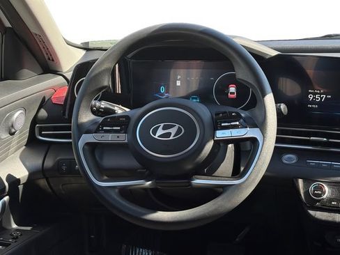 Used 2024 Hyundai Elantra SEL FWD image 15