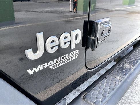 Used 2021 Jeep Wrangler Sport AWD/4WD image 34