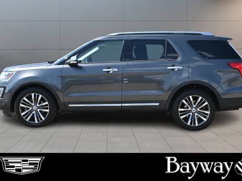 Used 2017 Ford Explorer Platinum AWD/4WD image 5