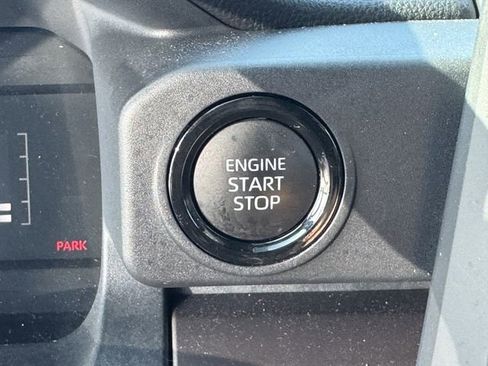 Certified 2025 Toyota Tacoma SR5 AWD/4WD image 21
