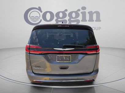 Used 2023 Chrysler Pacifica Touring-L