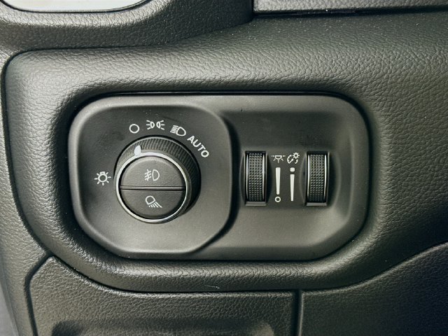 Used 2026 RAM 1500 Laramie AWD/4WD image 10