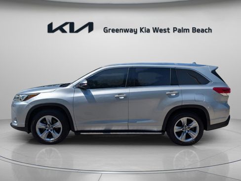 Used 2017 Toyota Highlander Limited image 5