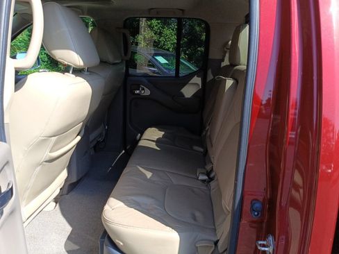 Used 2019 Nissan Frontier SL AWD/4WD image 6