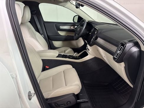 Used 2024 Volvo XC40 B5 Ultimate w/ Protection Package AWD/4WD image 14