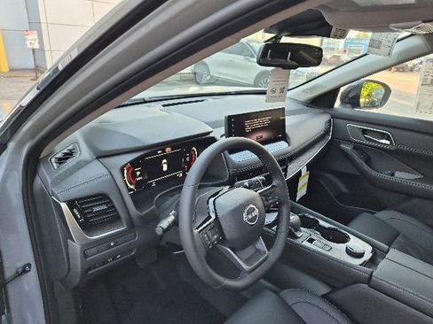 New 2026 Nissan Rogue Platinum AWD/4WD image 17