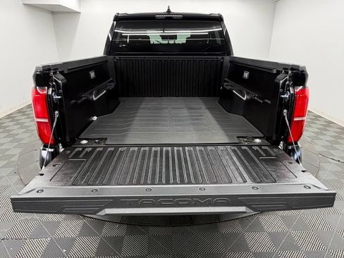 Used 2026 Toyota Tacoma SR5 AWD/4WD image 15