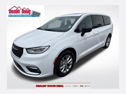 Used 2026 Chrysler Pacifica Limited