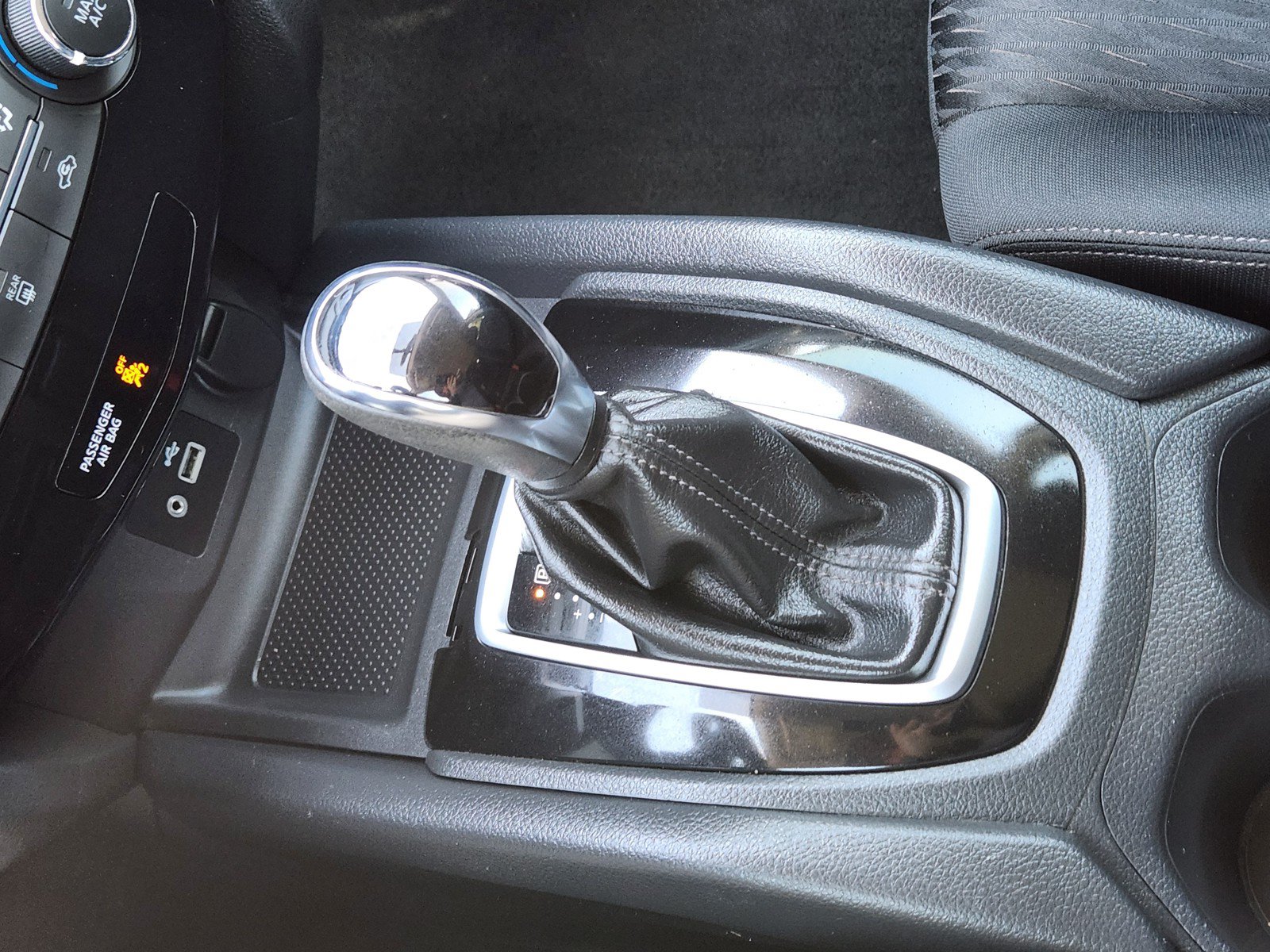 Used 2018 Nissan Rogue S FWD image 15